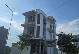 Bán đất mặt tiền Đào Trí KDC Lotus Residence, Quận 7 được xây hầm + trệt + 2 lầu + sân thượng – 93.5