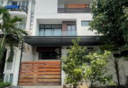 Bán nhà phố Nam Thiên 1 Phú Mỹ Hưng, Quận 7 xây 4 tầng có hầm nội thất dính tường – 144m2