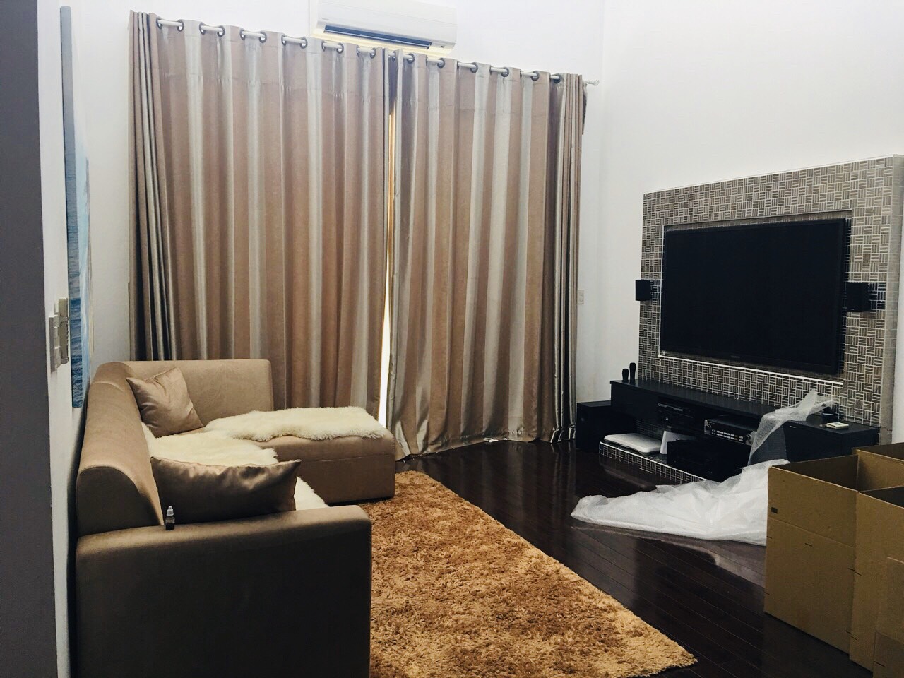 For rent villa Riverside Residence in Phu My Hung- District 7 8