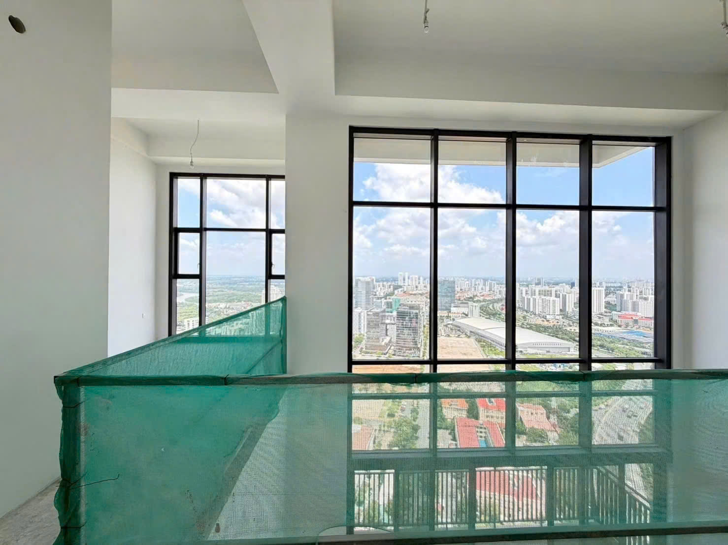 Duplex penthouse for sale The Infiniti Riviera Point, Tan My Ward, rough house designed with 3 bedrooms river view – 159m2 3