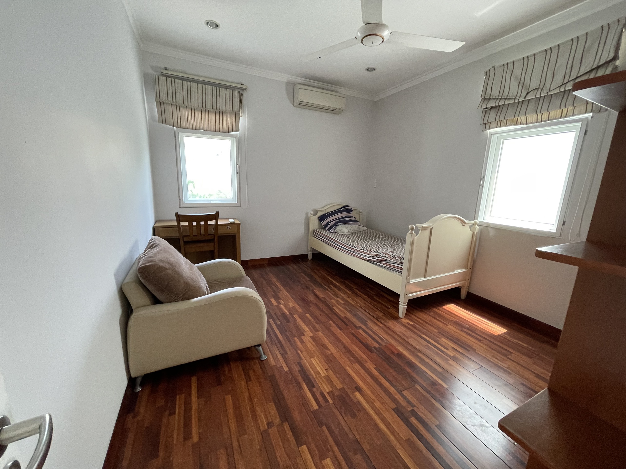 Single for rent Nam Thong Phu My Hung - District 7- A nice house 16