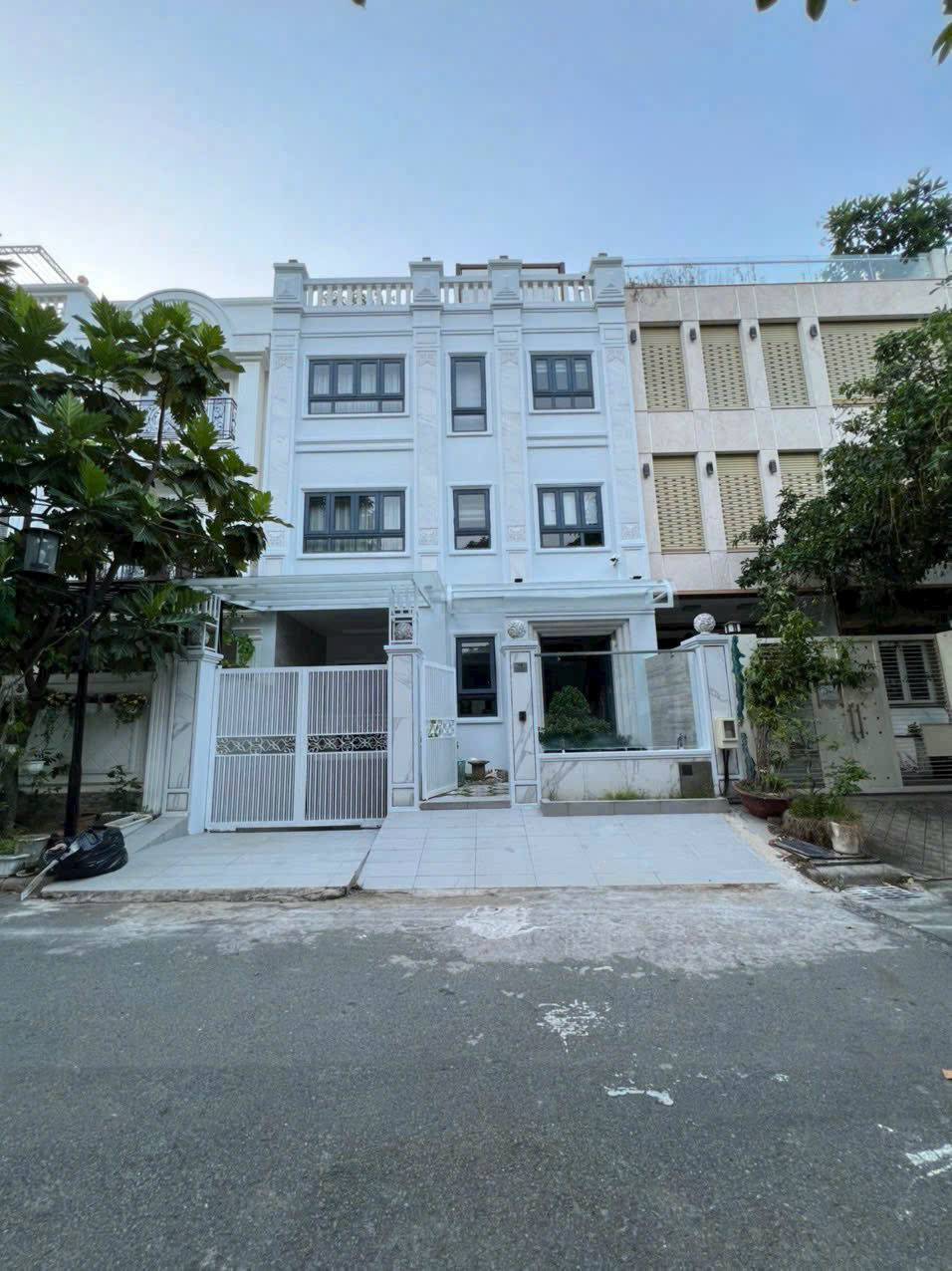 Villa for rent B64 Nam Thong 2 Phu My Hung, District 7 built 4 floors with 4 bedrooms, elevator – 144m2