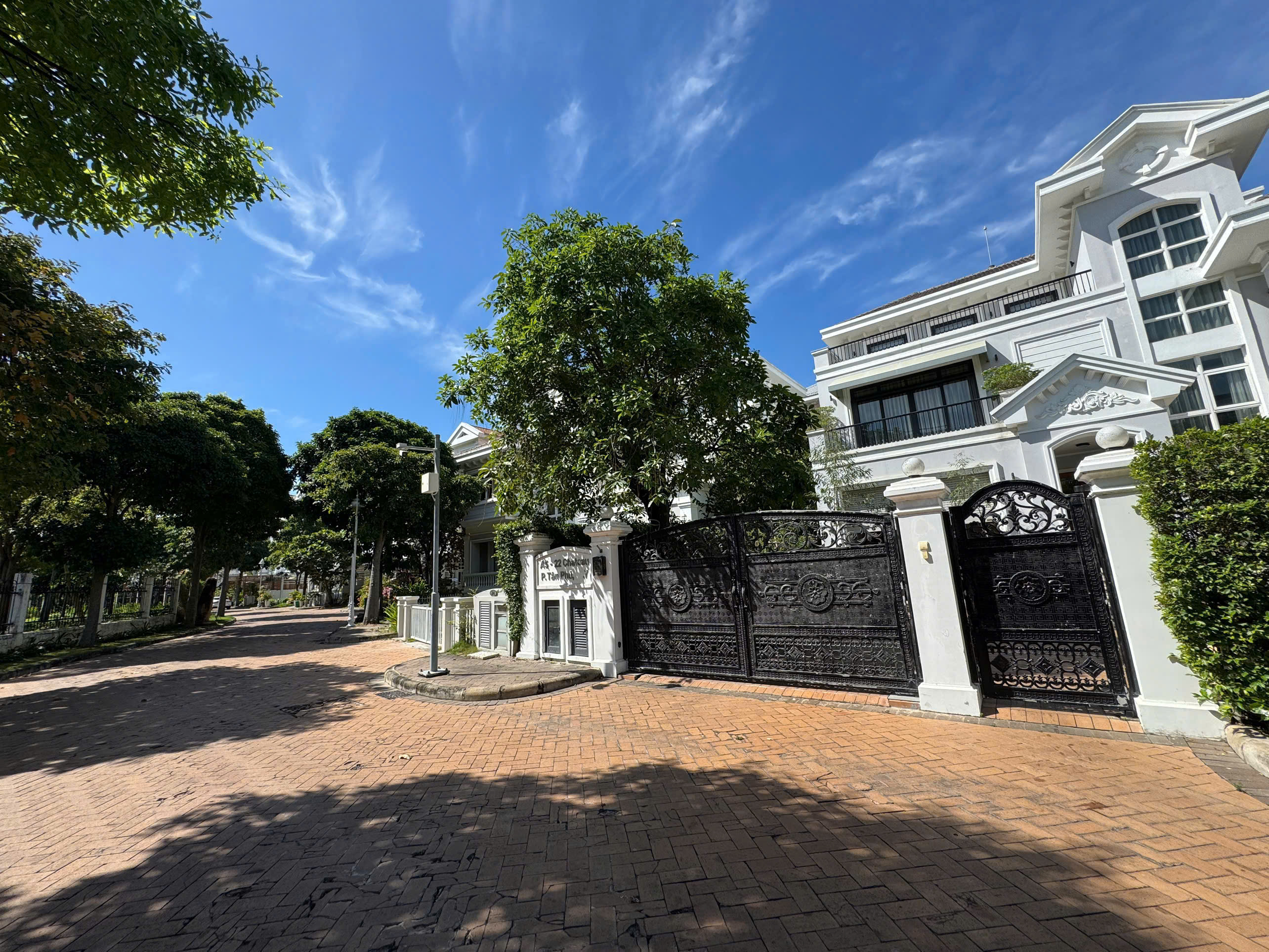 Bán hoặc cho thuê biệt thự đơn lập Chateau 4 Phú Mỹ Hưng, Quận 7 xây 5 tầng có hồ bơi – 580m2 13