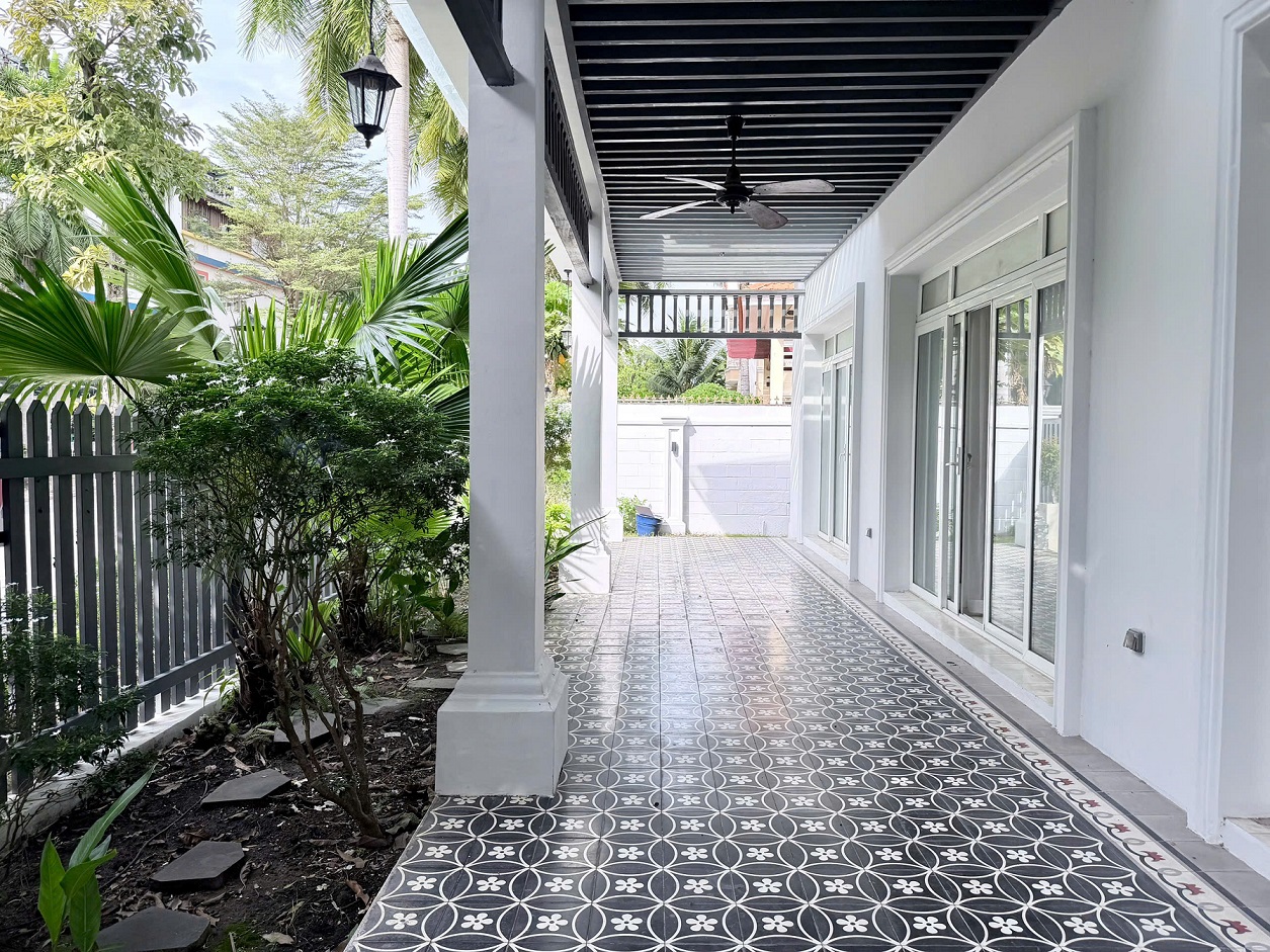 Bán hoặc cho thuê biệt thự đơn lập Nam Thông 2 Phú Mỹ Hưng xây 3 tầng có 7 phòng ngủ - 306m2 6