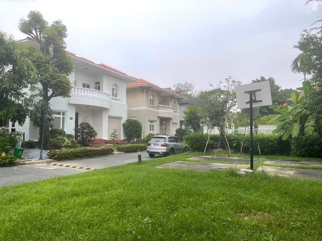 Single villa for rent in Phu Gia, Phu My Hung, District 7 with 4 bedrooms 4