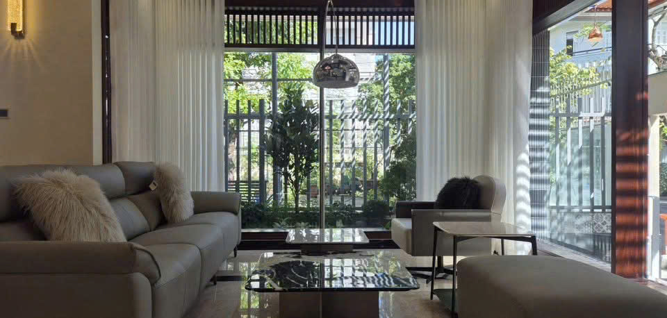 Bán biệt thự đường số 17 KDC Sadeco ven sông, Quận 7 xây 5 tầng thiết kế 5 phòng ngủ  – 234m2 2