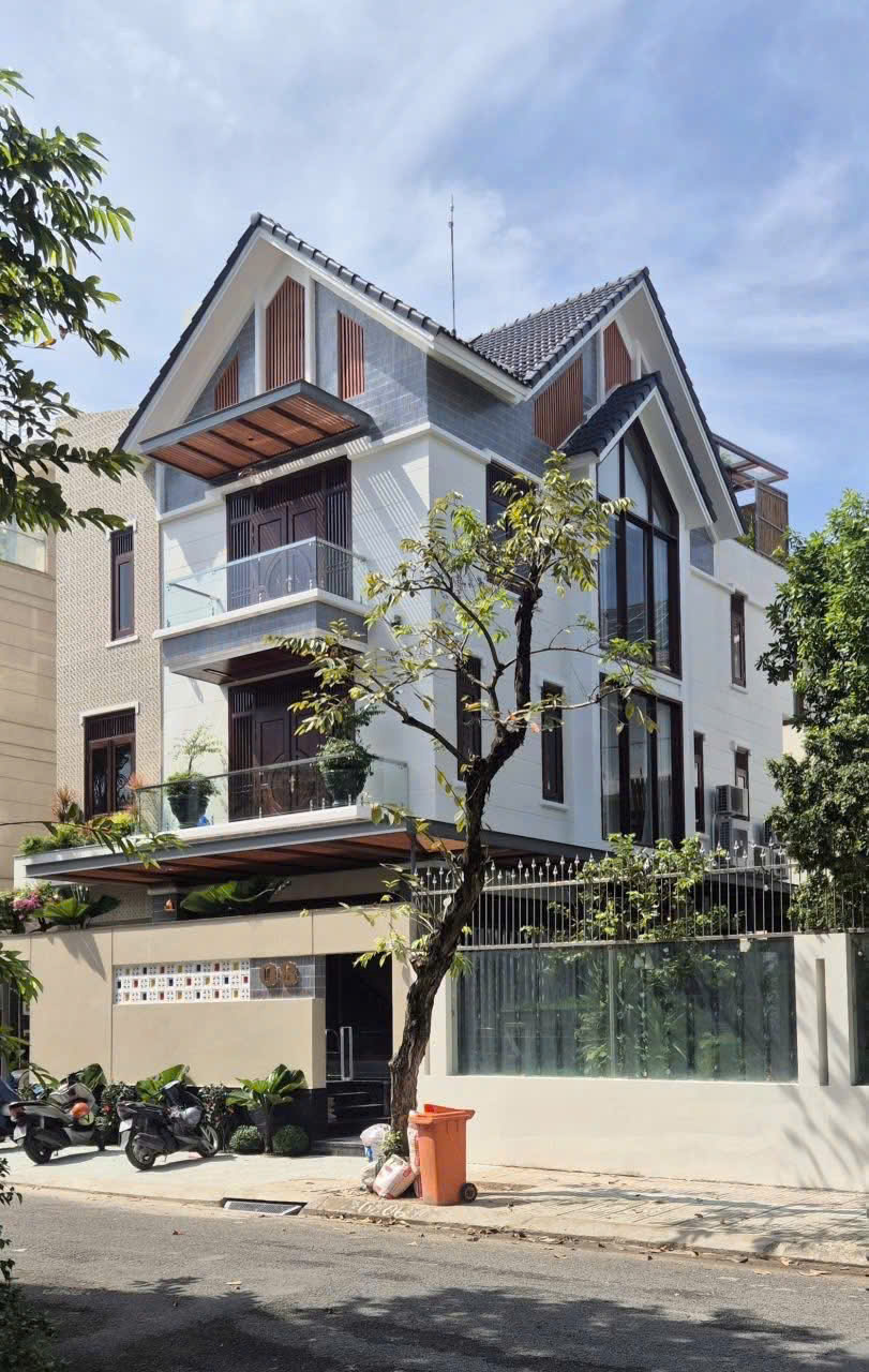 Bán biệt thự đường số 17 KDC Sadeco ven sông, Quận 7 xây 5 tầng thiết kế 5 phòng ngủ  – 234m2 12