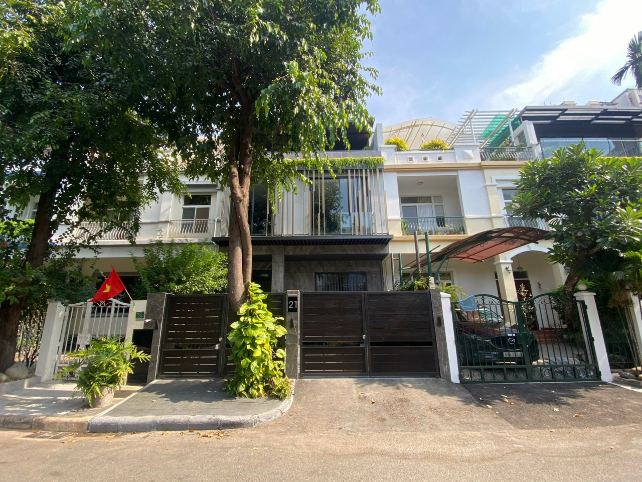 Hung Thai villa for sale, Phu My Hung, District 7 beautiful new house with 3 bedrooms