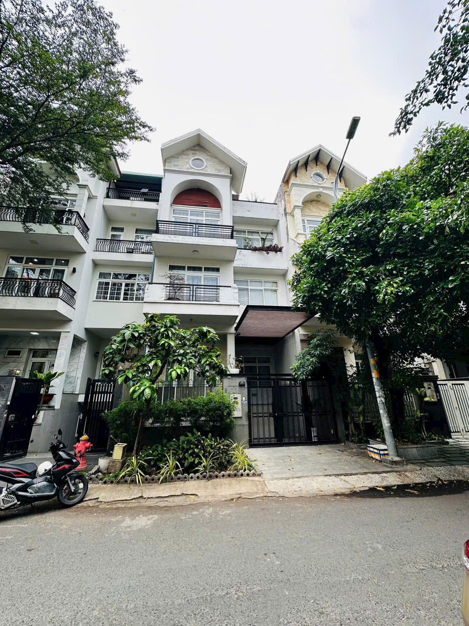 Cho thuê biệt thự KDC Him Lam, Quận 7 xây hầm + 3 tầng + sân thượng – 150m2 6