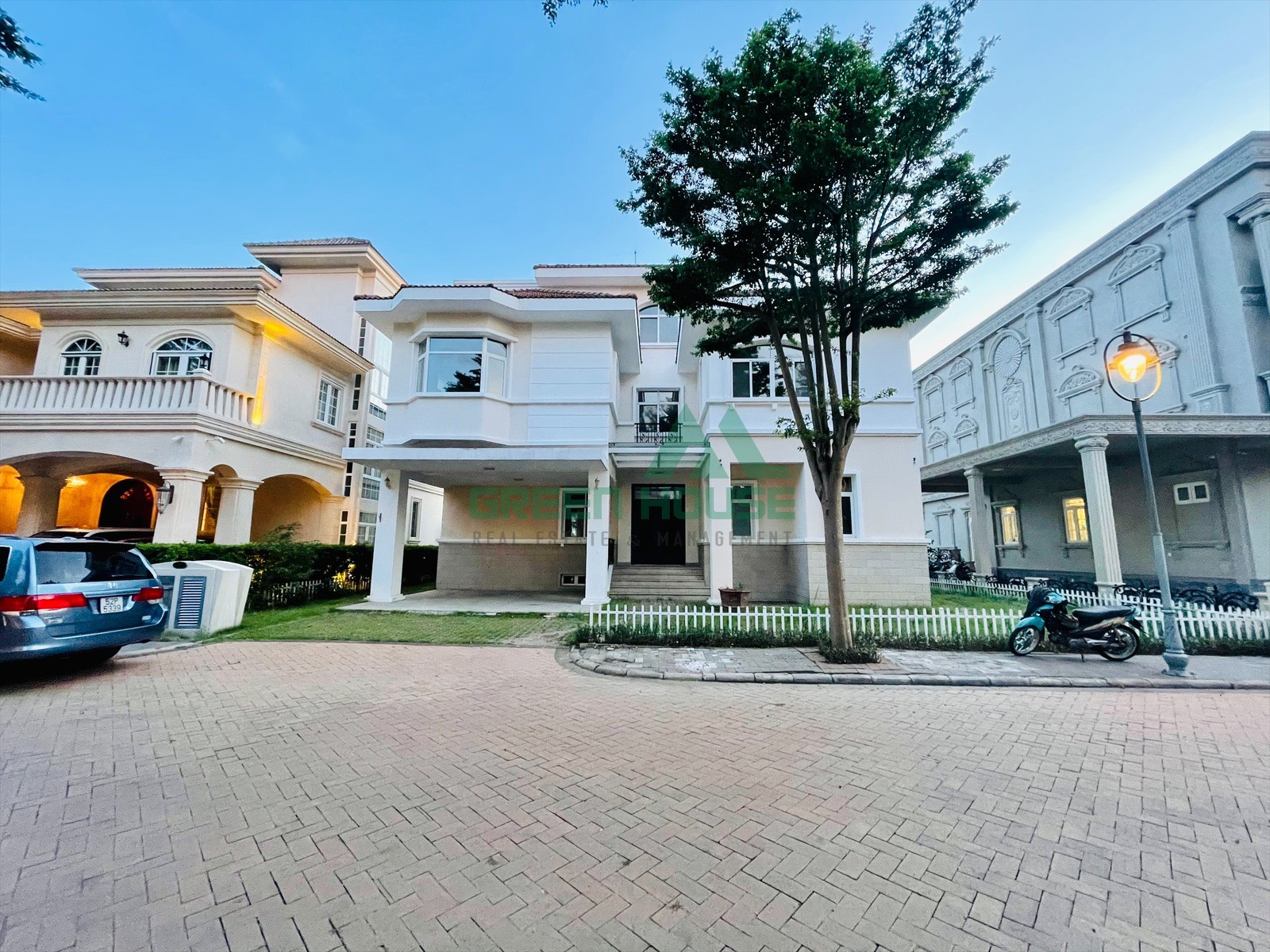 Vip Chateau villa for sale in Phu My Hung, District 7  7