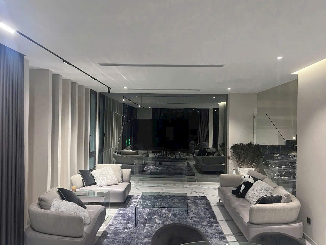 Cho thuê biệt thự Mỹ Gia 1 Phú Mỹ Hưng xây 3 tầng có 5 phòng ngủ thang máy hồ bơi riêng – 326.6m2 6