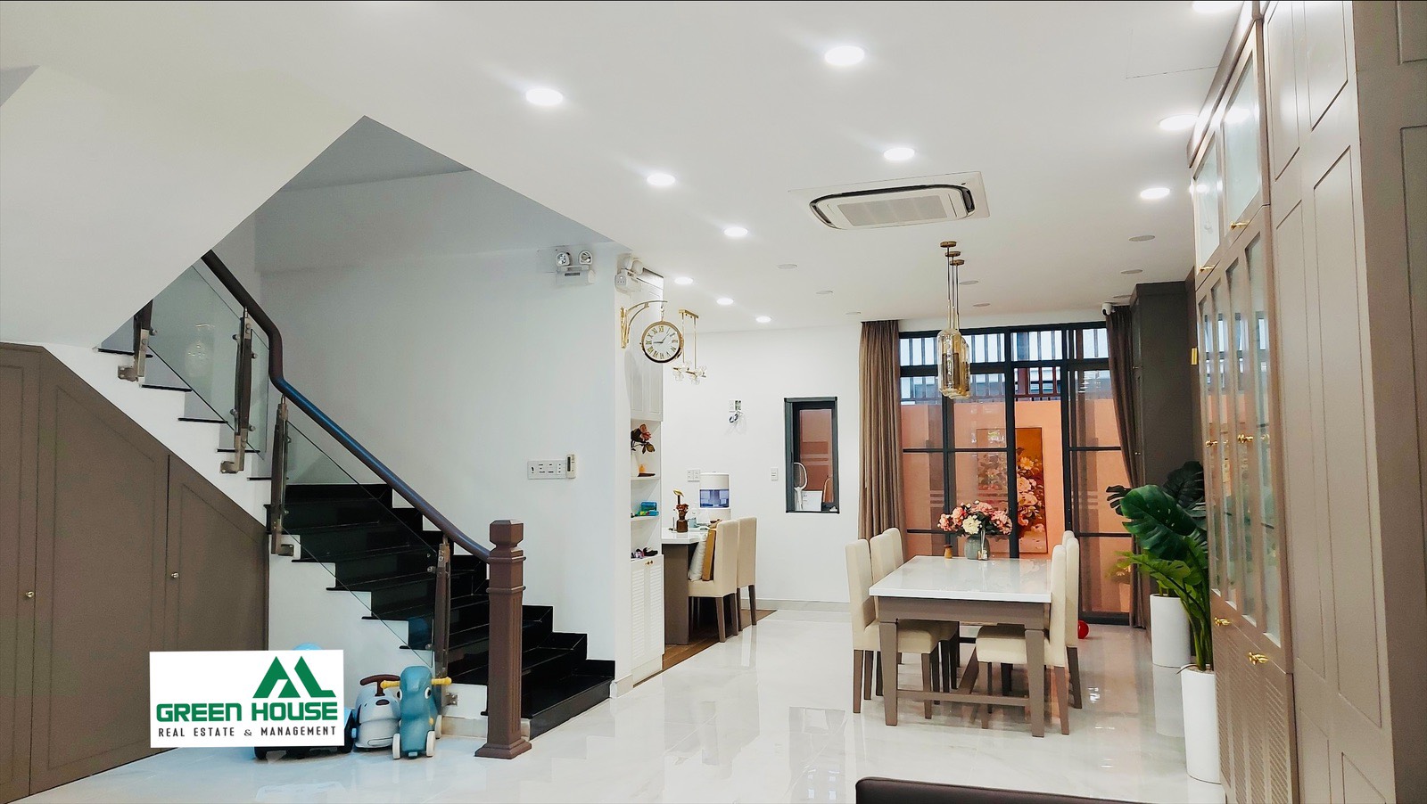 Nam Thong Villa for Sale 3 Big Street Phu My Hung 4