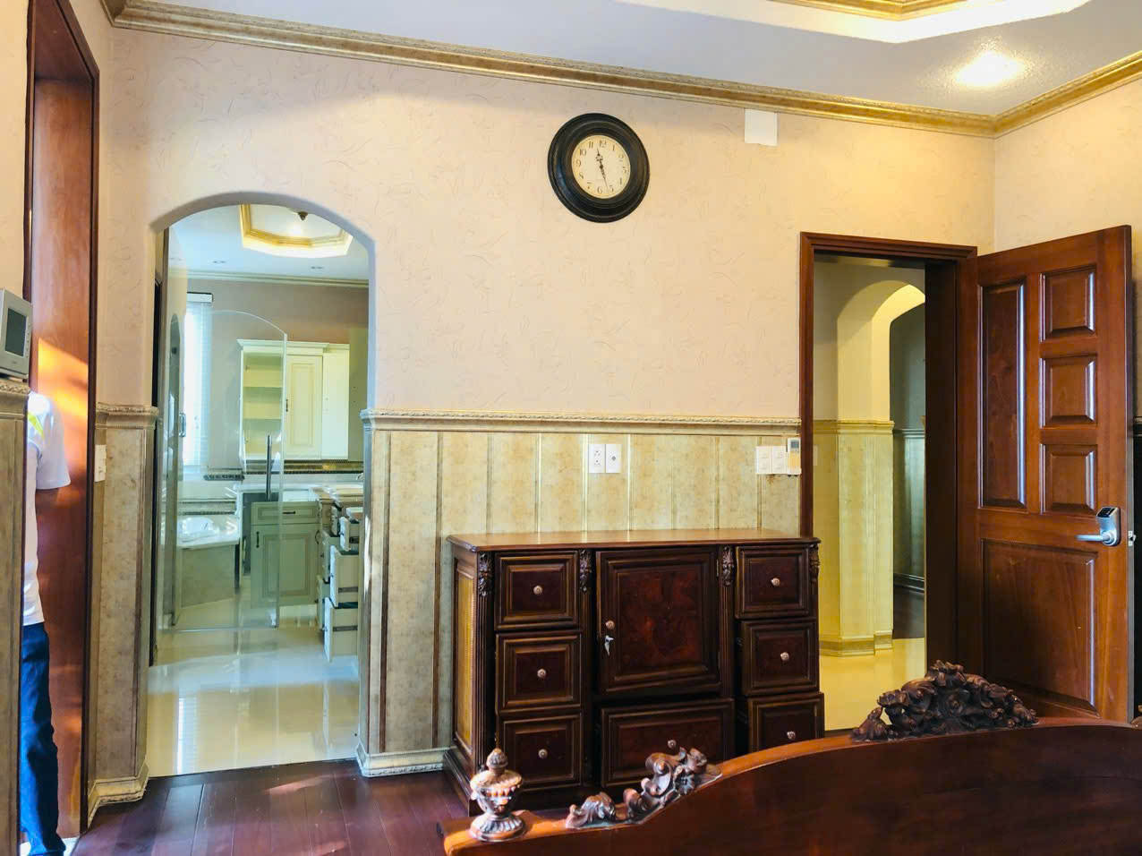 Cho thuê biệt thự Nam Thông 3 Phú Mỹ Hưng Quận 7 xây hầm + trệt + 2 lầu thiết kế 5 phòng ngủ – 252m2 3