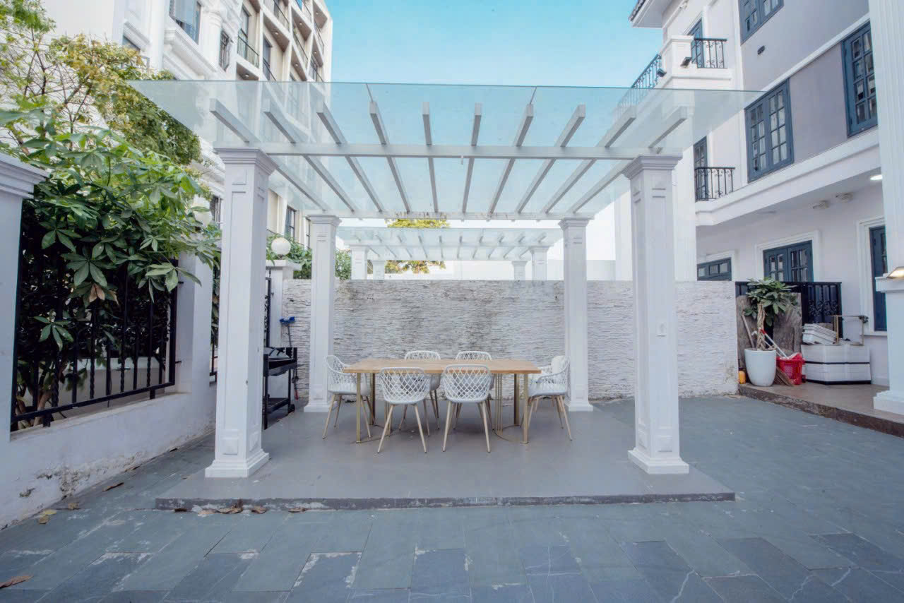 Nguyen Van Linh villa for rent, District 7 with 5 bedrooms with private pool high-class furniture 4