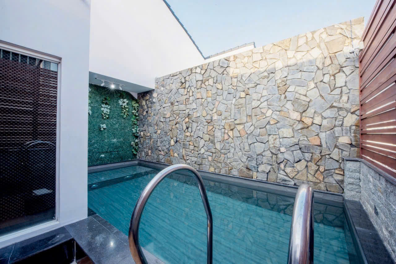 Nguyen Van Linh villa for rent, District 7 with 5 bedrooms with private pool high-class furniture 8