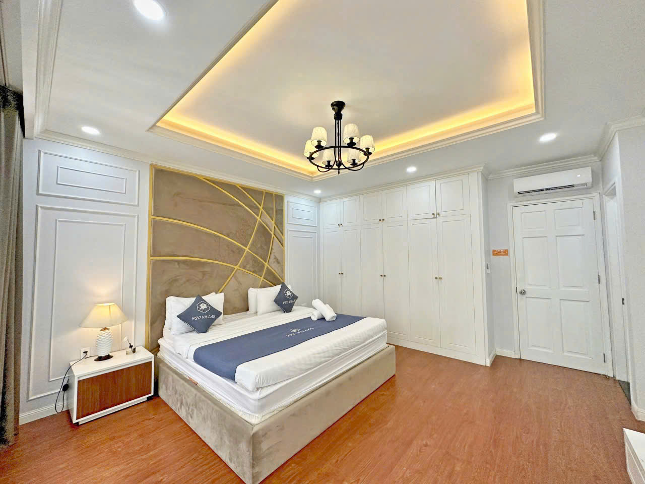 Nguyen Van Linh villa for rent, District 7 with 5 bedrooms with private pool high-class furniture 6