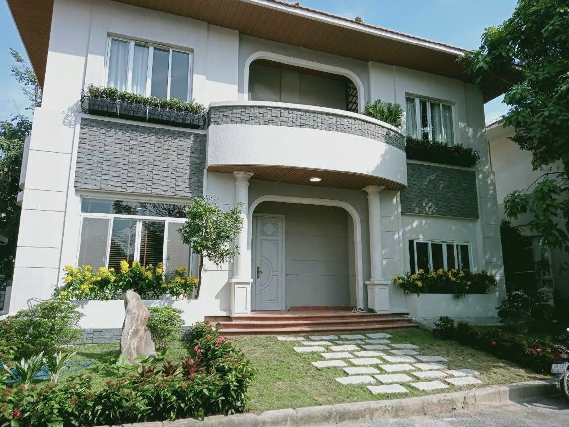 Villa for rent in Phu Gia, Phu My Hung, District 7 VIP compound area with private security