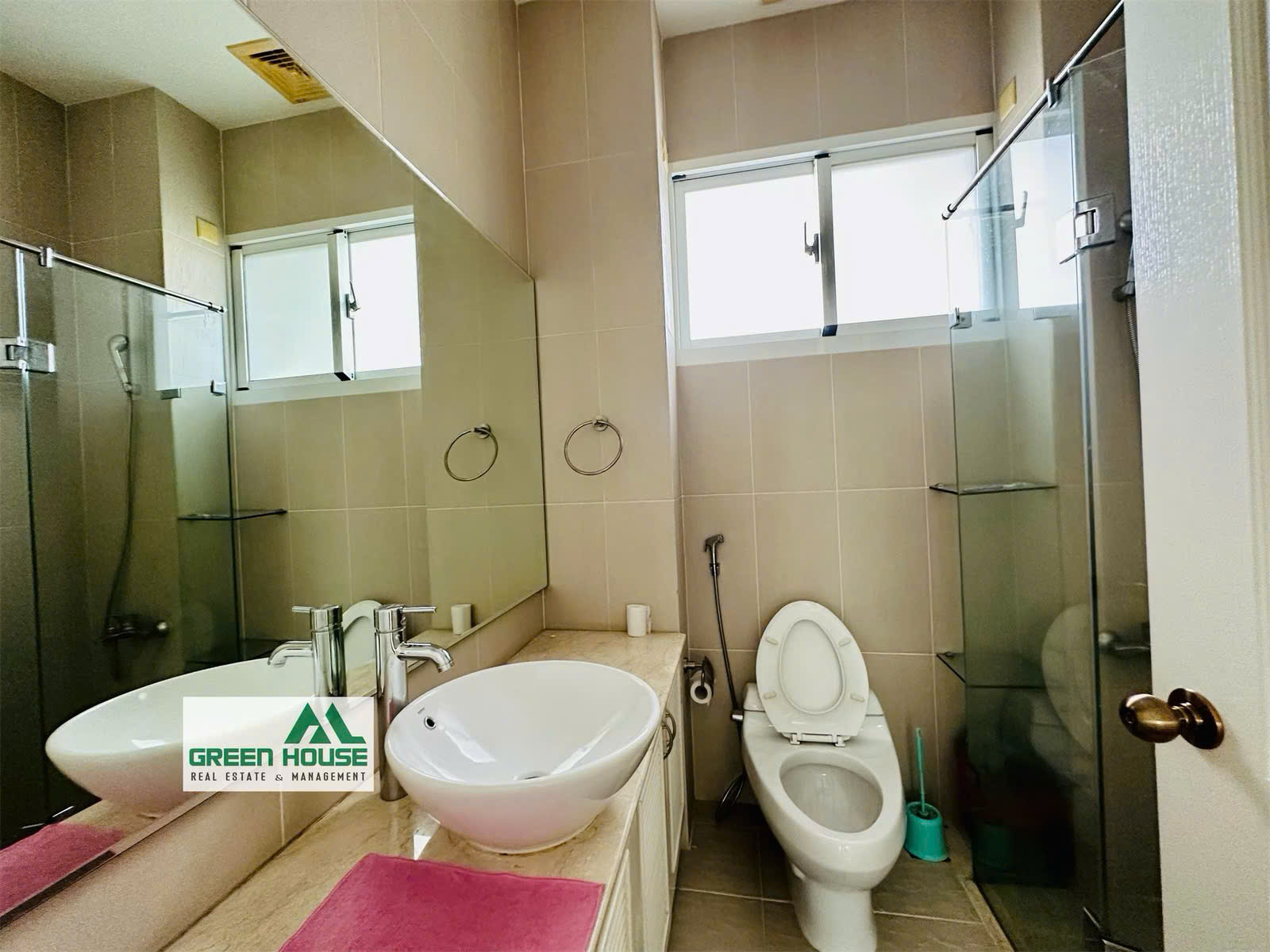 Phu Gia Phu My Hung villa for sale, District 7 corner apartment with 3 facades built on 2 floors facing the East, investment price turned more than 30% – 368m2 3