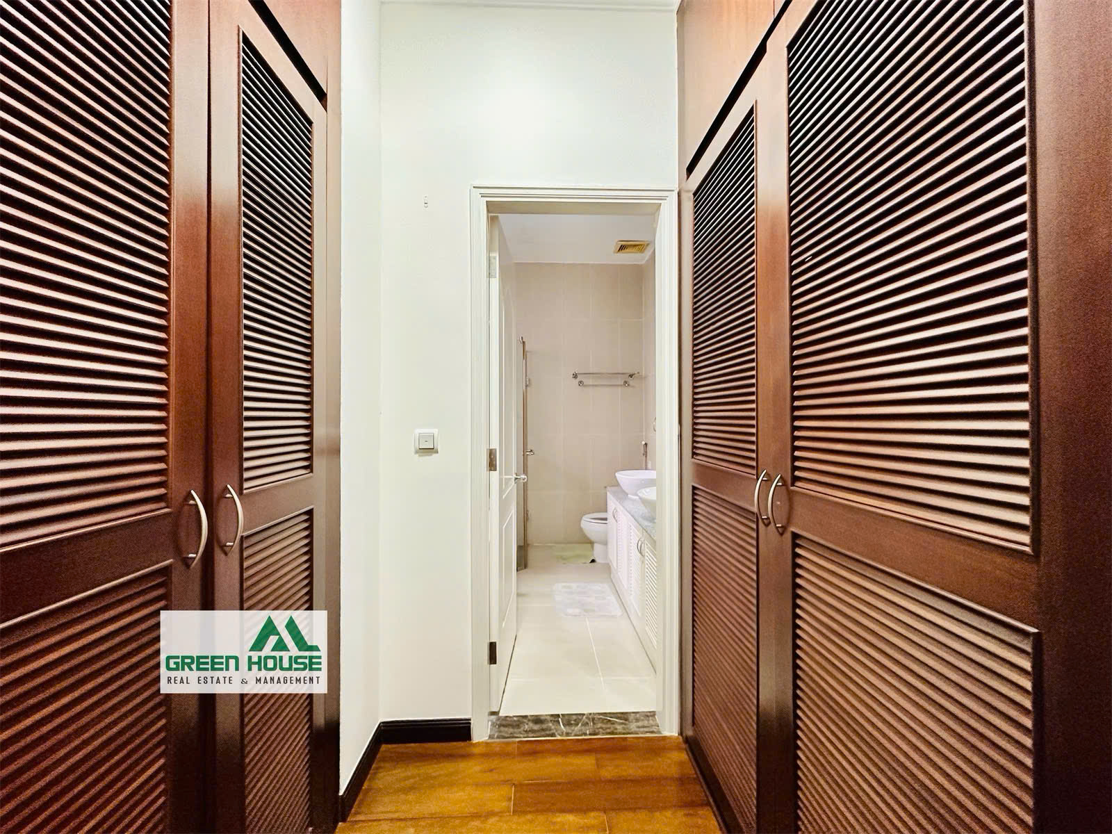 Phu Gia Phu My Hung villa for sale, District 7 corner apartment with 3 facades built on 2 floors facing the East, investment price turned more than 30% – 368m2 12