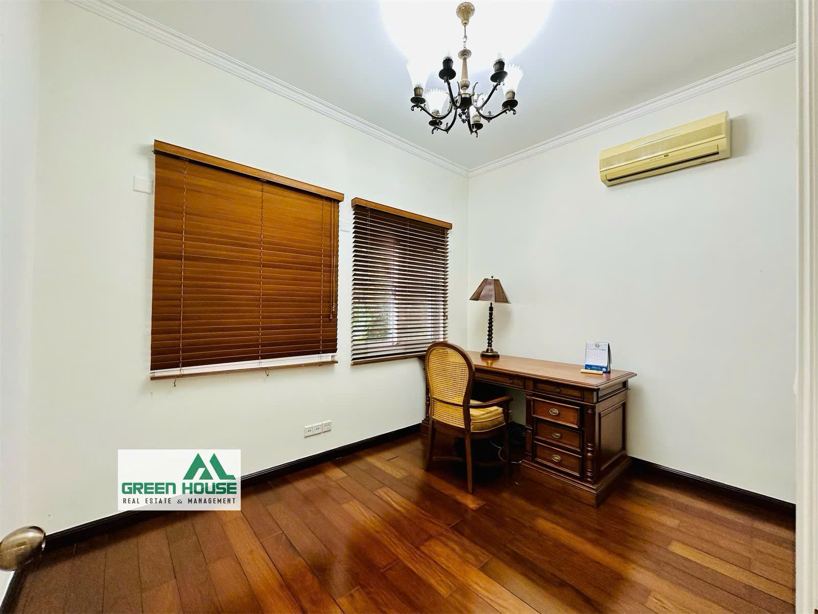 Phu Gia Phu My Hung villa for sale, District 7 corner apartment with 3 facades built on 2 floors facing the East, investment price turned more than 30% – 368m2 11