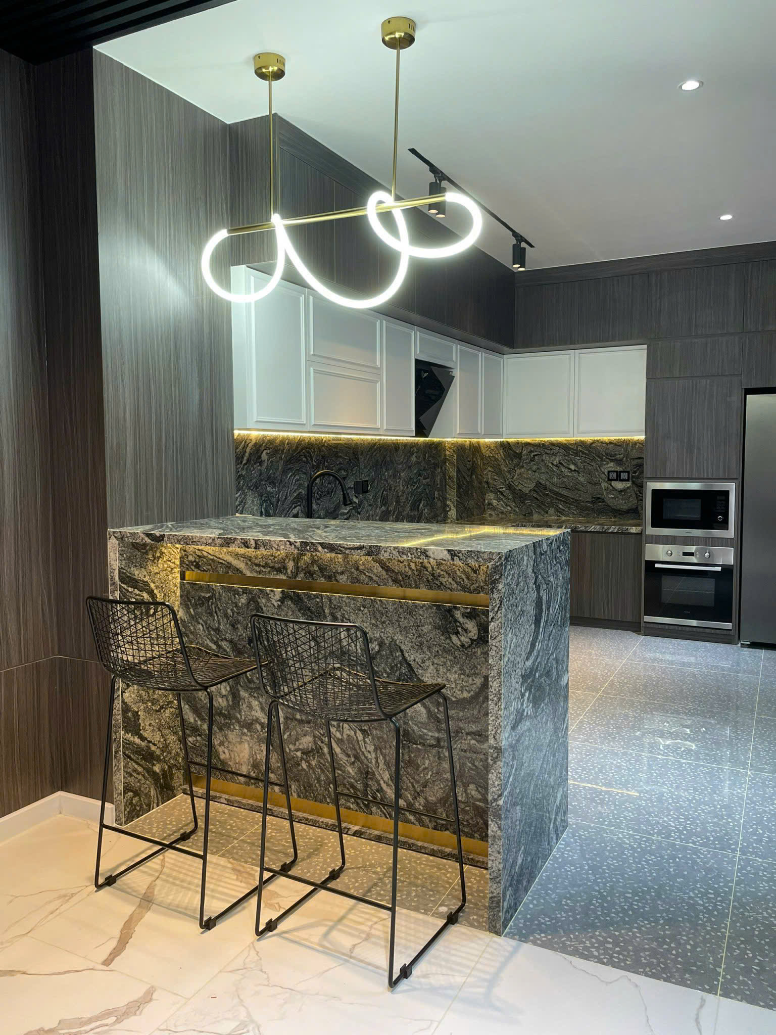 Cho thuê biệt thự song lập 110 Mỹ Hưng, Phú Mỹ Hưng xây 3 tầng sân vườn rộng có nội thất – 157.7m2 5