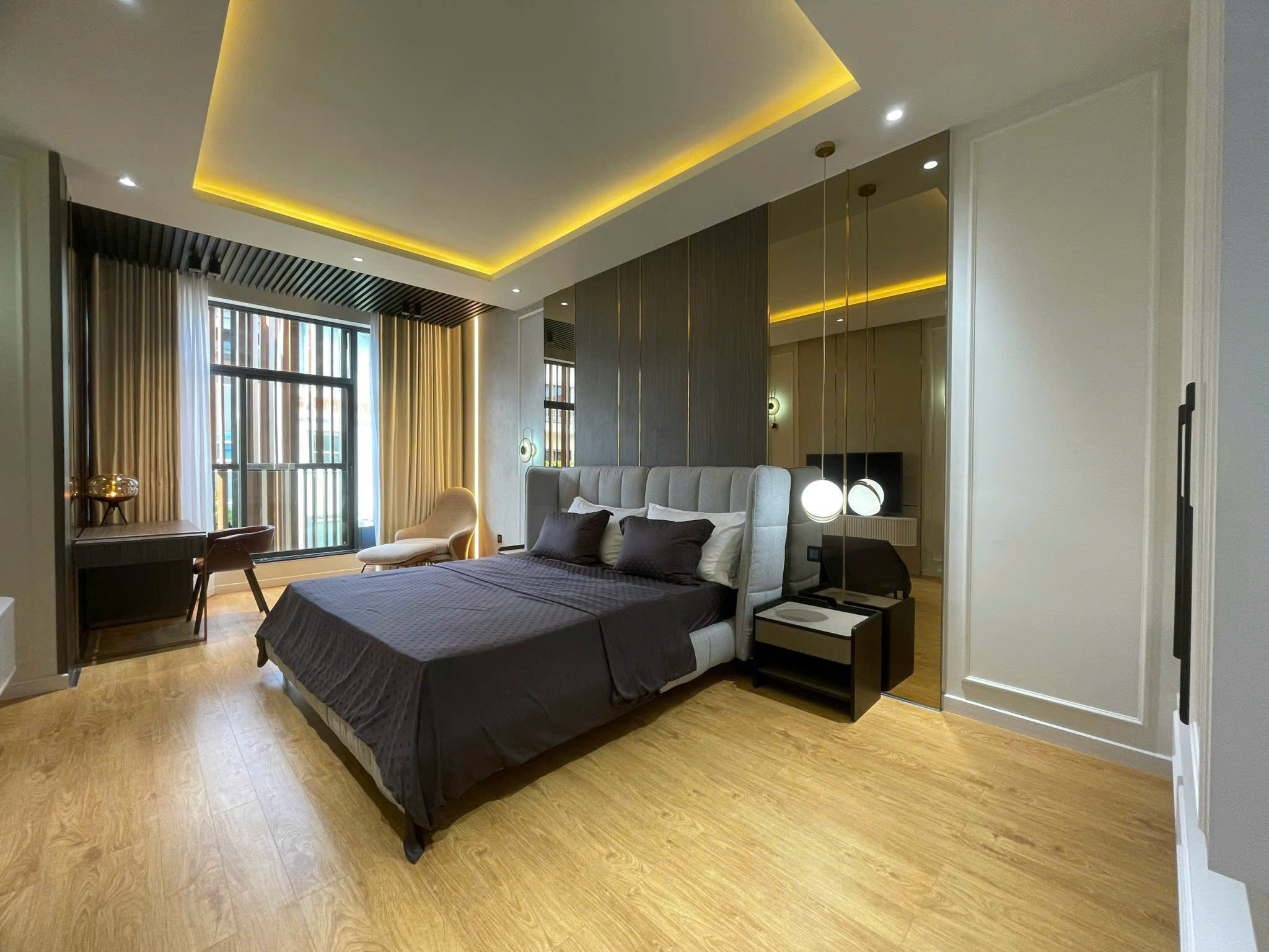 Cho thuê biệt thự song lập 110 Mỹ Hưng, Phú Mỹ Hưng xây 3 tầng sân vườn rộng có nội thất – 157.7m2 1