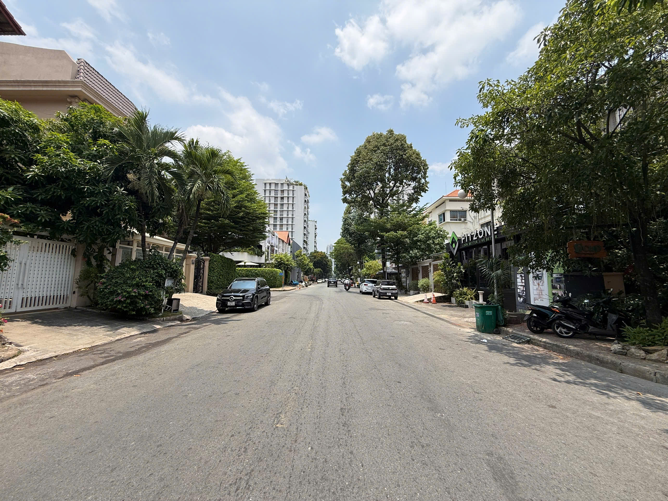 Duplex villa for rent in My Hoang Phu My Hung, District 7 with ground floor + 2 floors in front of Pham Thai Buong – 210m2 13