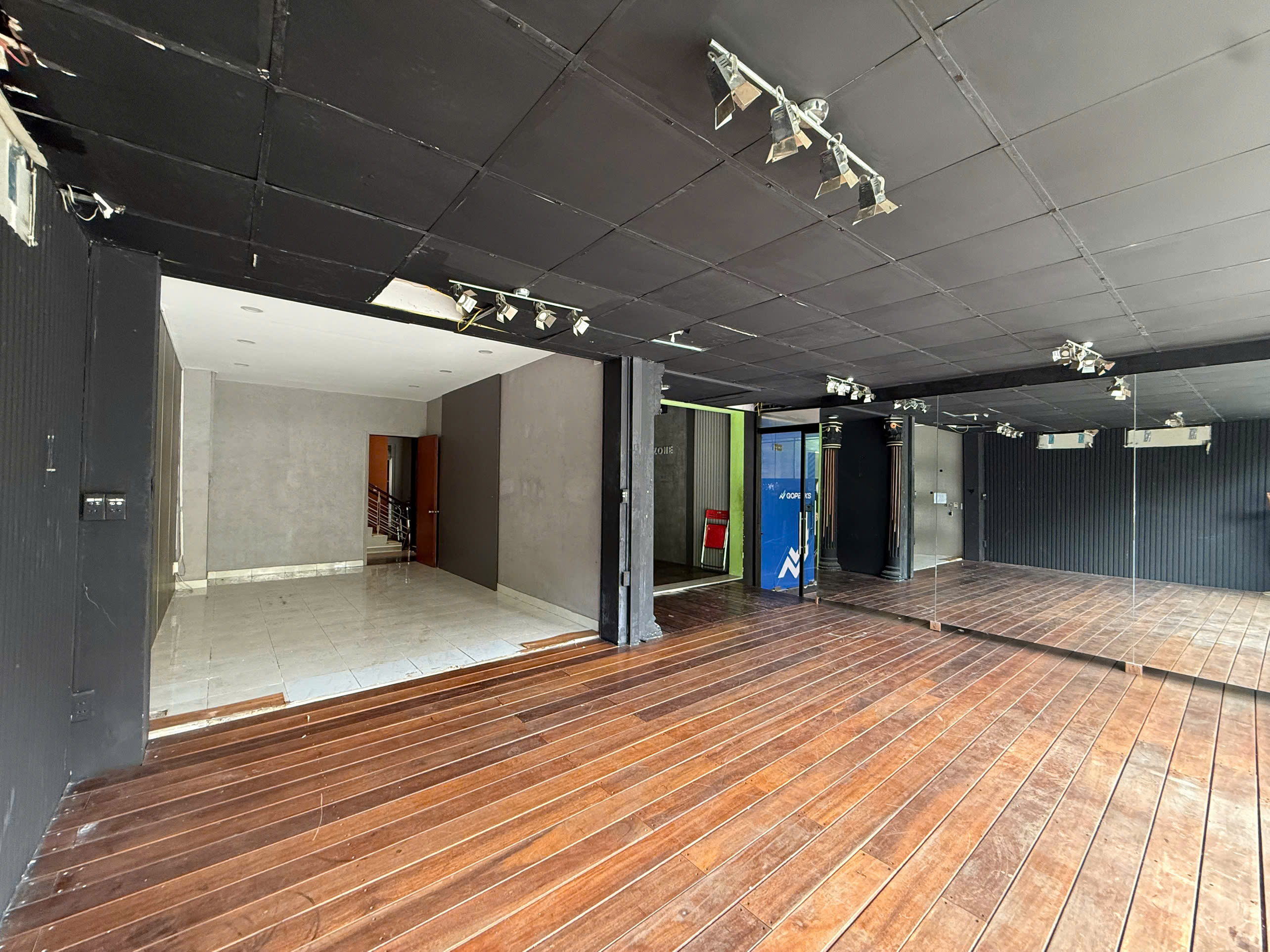 Duplex villa for rent in My Hoang Phu My Hung, District 7 with ground floor + 2 floors in front of Pham Thai Buong – 210m2 12