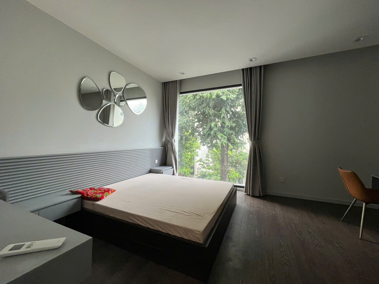 Selling or renting My Kim 2 Phu My Hung duplex villa with 3 floors with 5 bedrooms facing North – 180.5m2 2