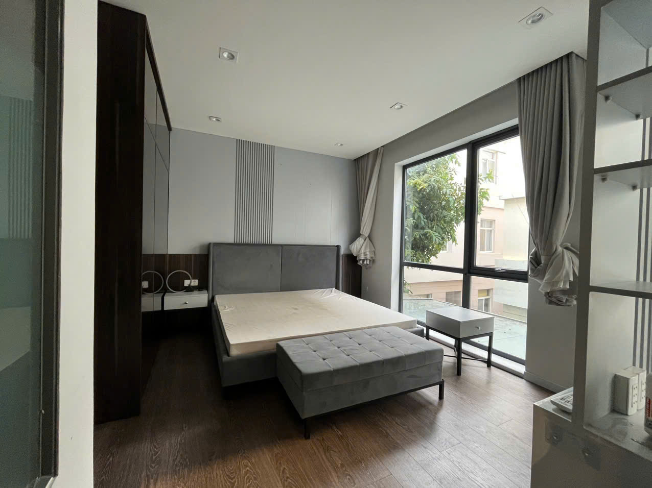 Selling or renting My Kim 2 Phu My Hung duplex villa with 3 floors with 5 bedrooms facing North – 180.5m2 1