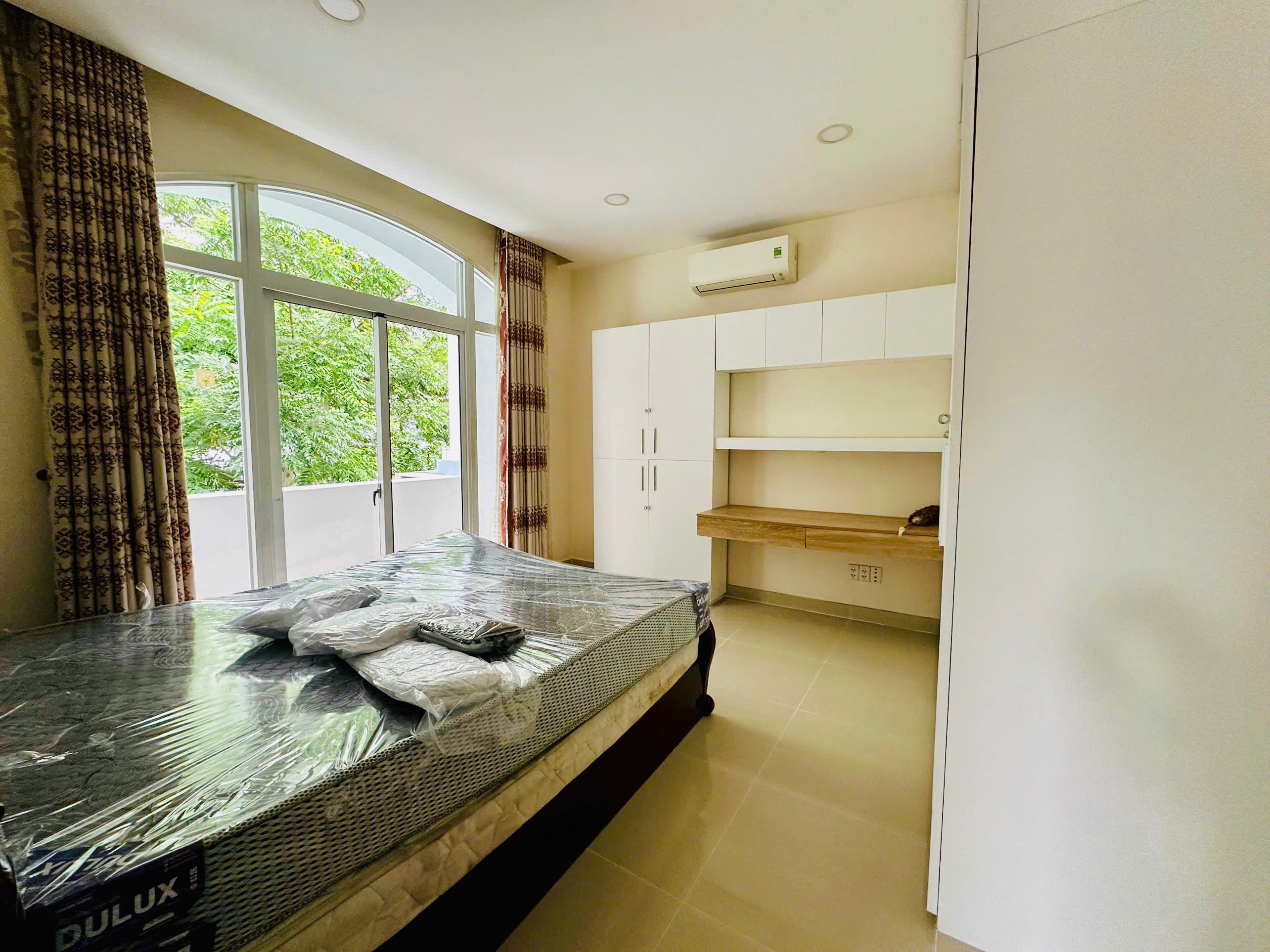 Bán biệt thự tứ lập Mỹ Thái 2 Phú Mỹ Hưng, Quận 7 xây 3 tầng thiết kế 5 phòng ngủ – 256m2 2