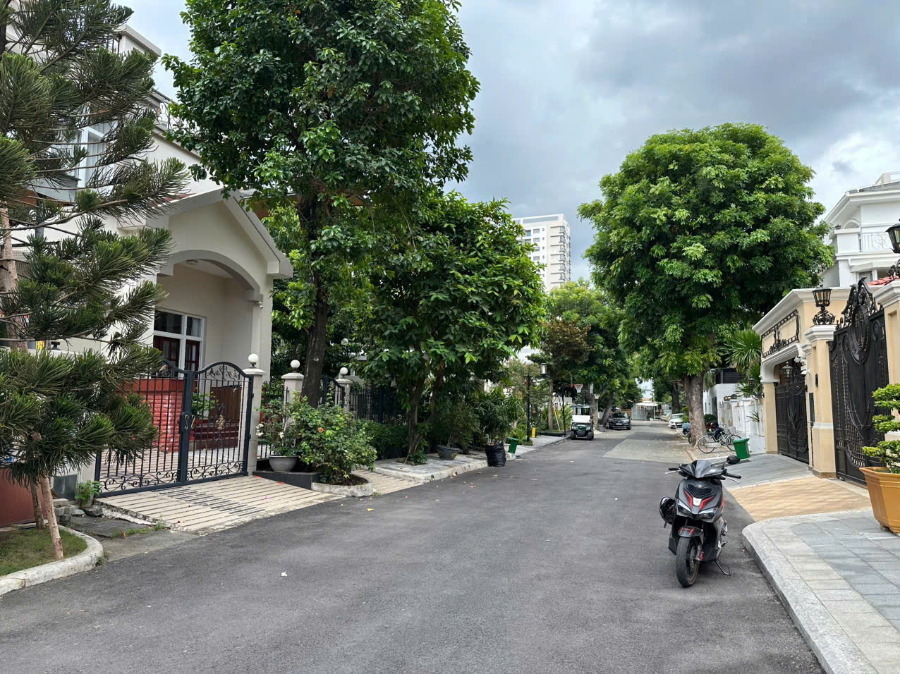 My Phu quadruple villa for rent 1B Phu My Hung, District 7 built 3 floors with 5 bedrooms – 256m2 2