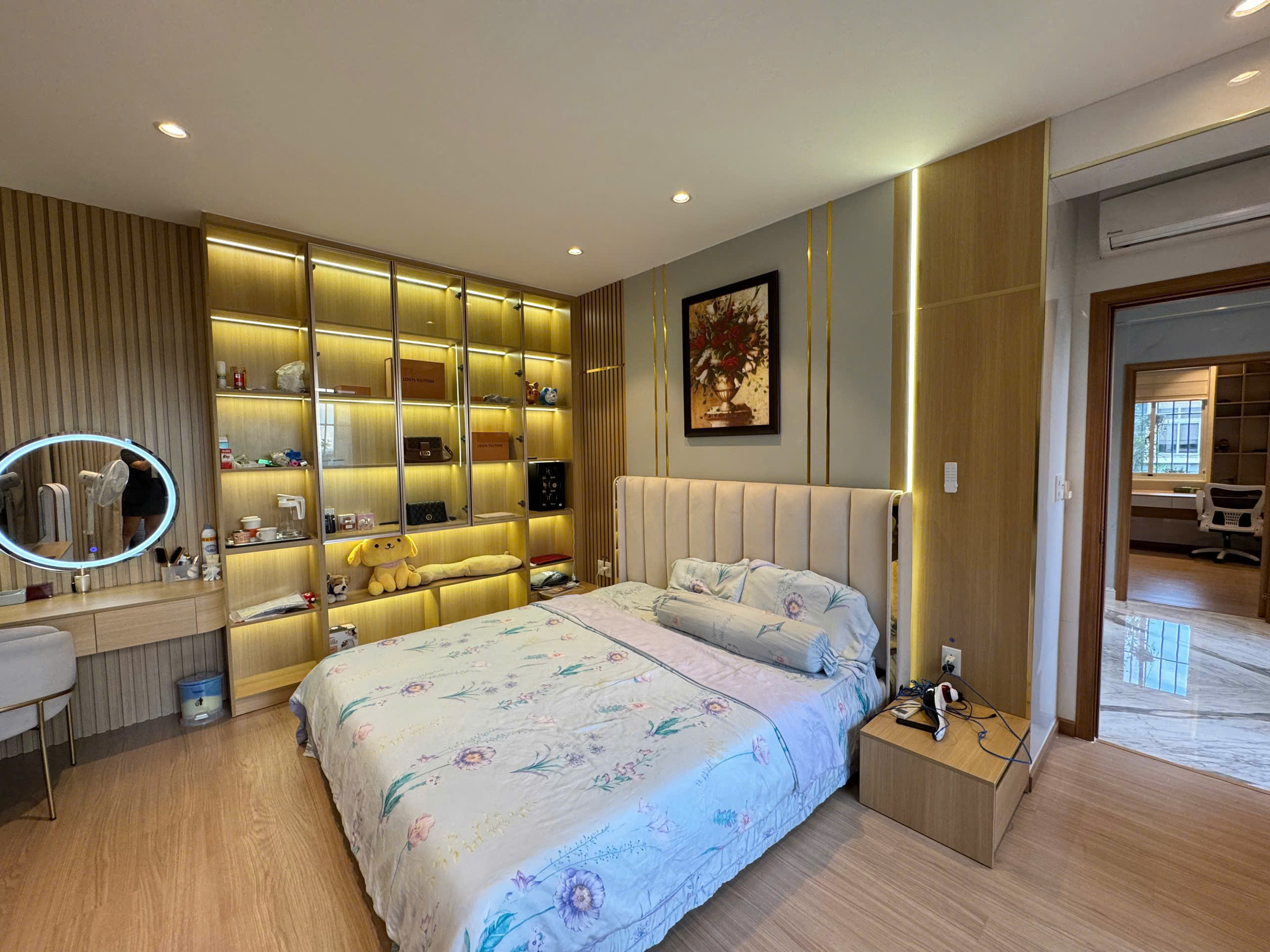 Duplex apartment for sale in Canh Vien Phu My Hung, District 7 designed 4 bedrooms super beautiful corner apartment with European furniture, 10th floor – 170m2 1