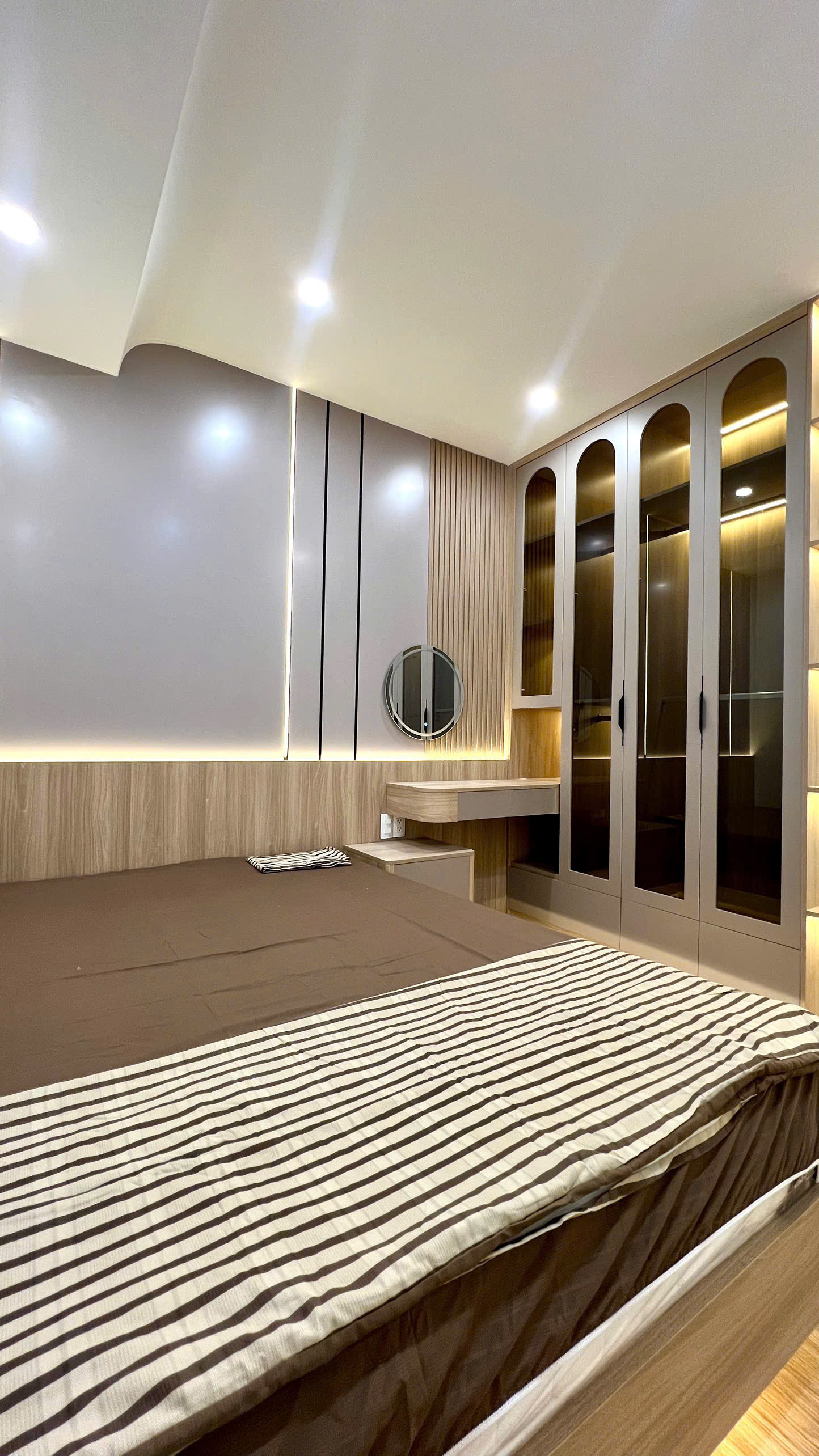 Bán căn hộ Hưng Vượng 3 Phú Mỹ Hưng, Quận 7 căn góc view đẹp thoáng thiết kế 3 phòng ngủ – 74m2 3