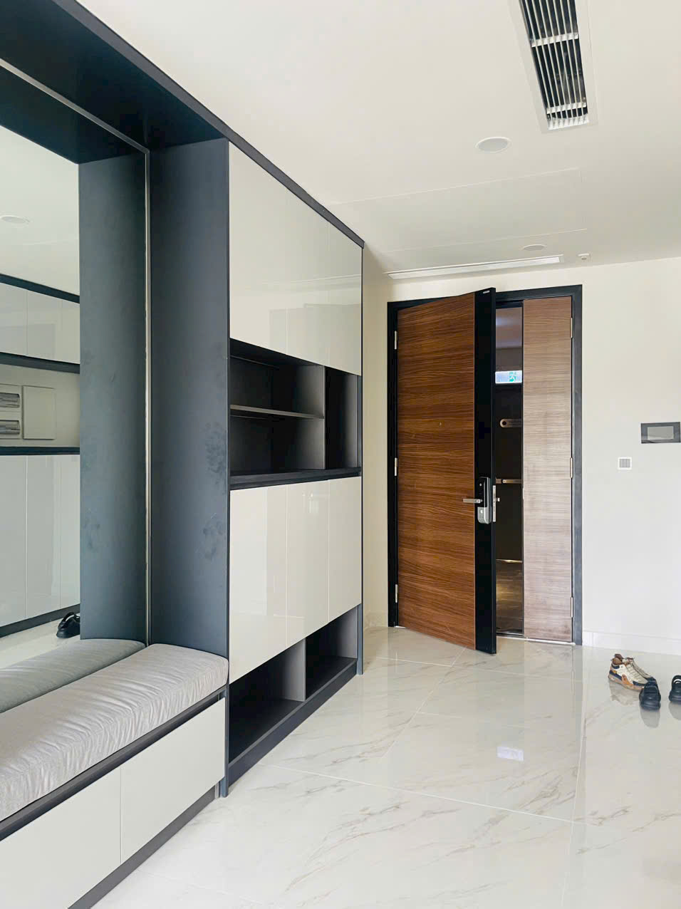 Bán căn hộ Midtown Phú Mỹ Hưng, Quận 7 thiết kế 3 phòng ngủ + phòng làm việc, block E lầu 10 – 131m2 9