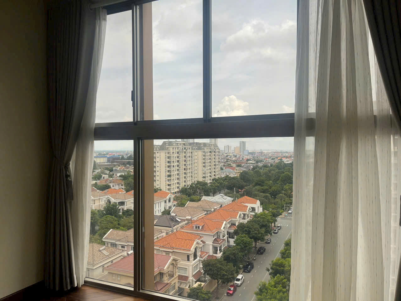 Bán căn hộ Midtown Phú Mỹ Hưng, Quận 7 thiết kế 3 phòng ngủ + phòng làm việc, block E lầu 10 – 131m2 5