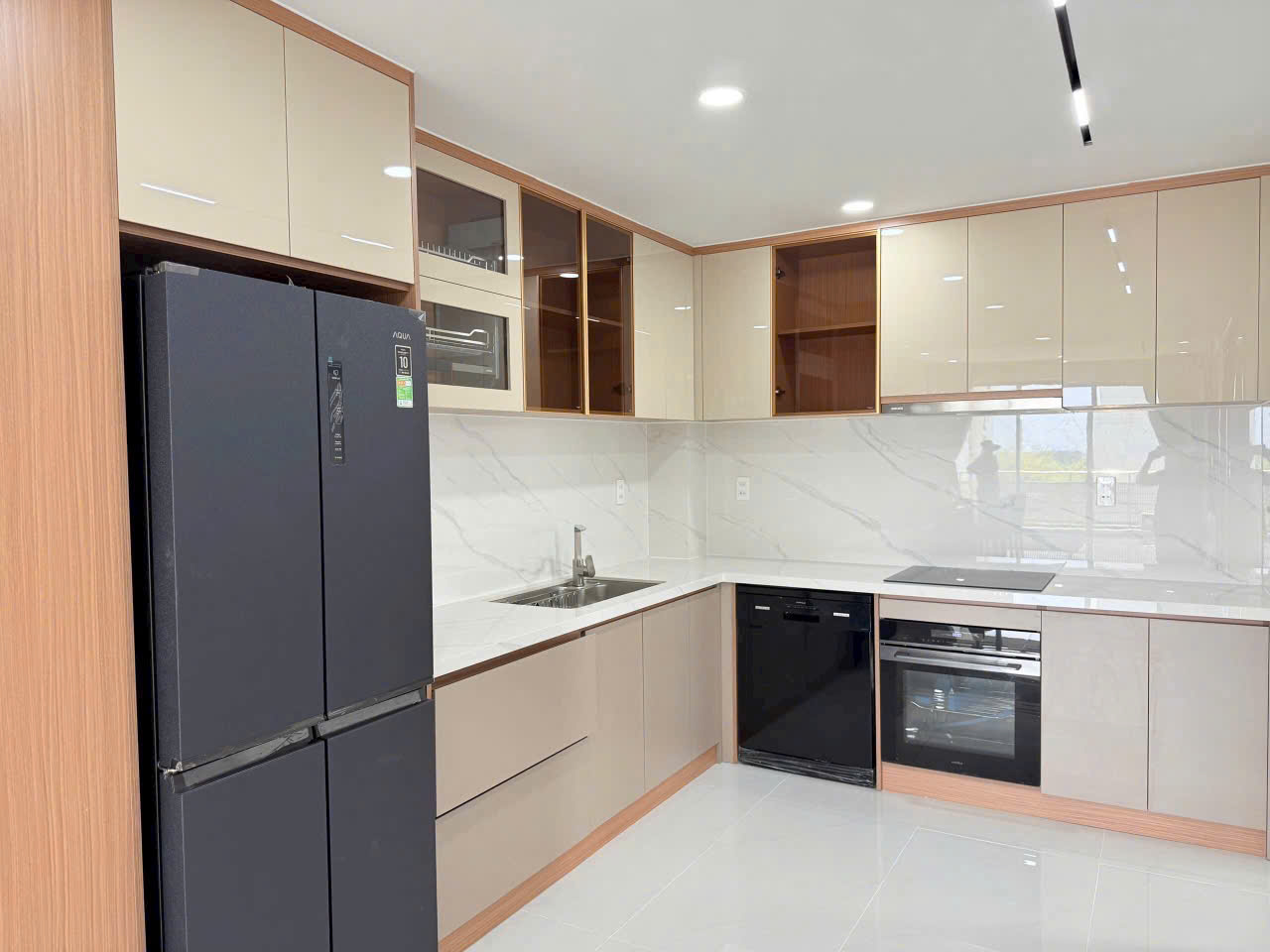 My Duc Phu My Hung apartment for sale, District 7, new house with 3 bedrooms, fully furnished, car parking box – 120m2 1