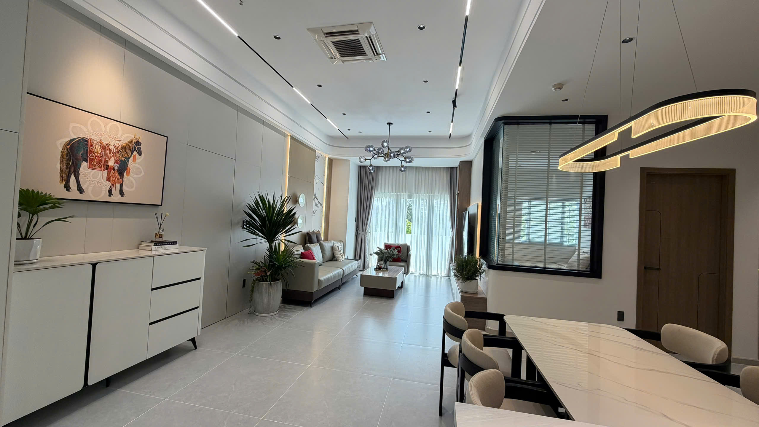 Scenic Valley Phu My Hung apartment for sale, 3 bedrooms, high-class furniture, block B, low floor – 130m2 1