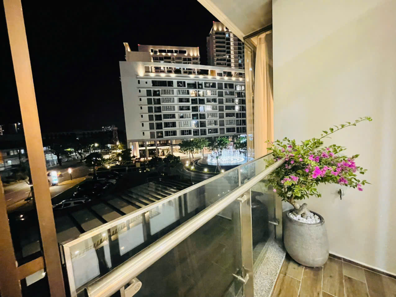 The Peak Midtown apartment for rent M8 Phu My Hung, District 7 with 2 bedrooms, fountain view 13