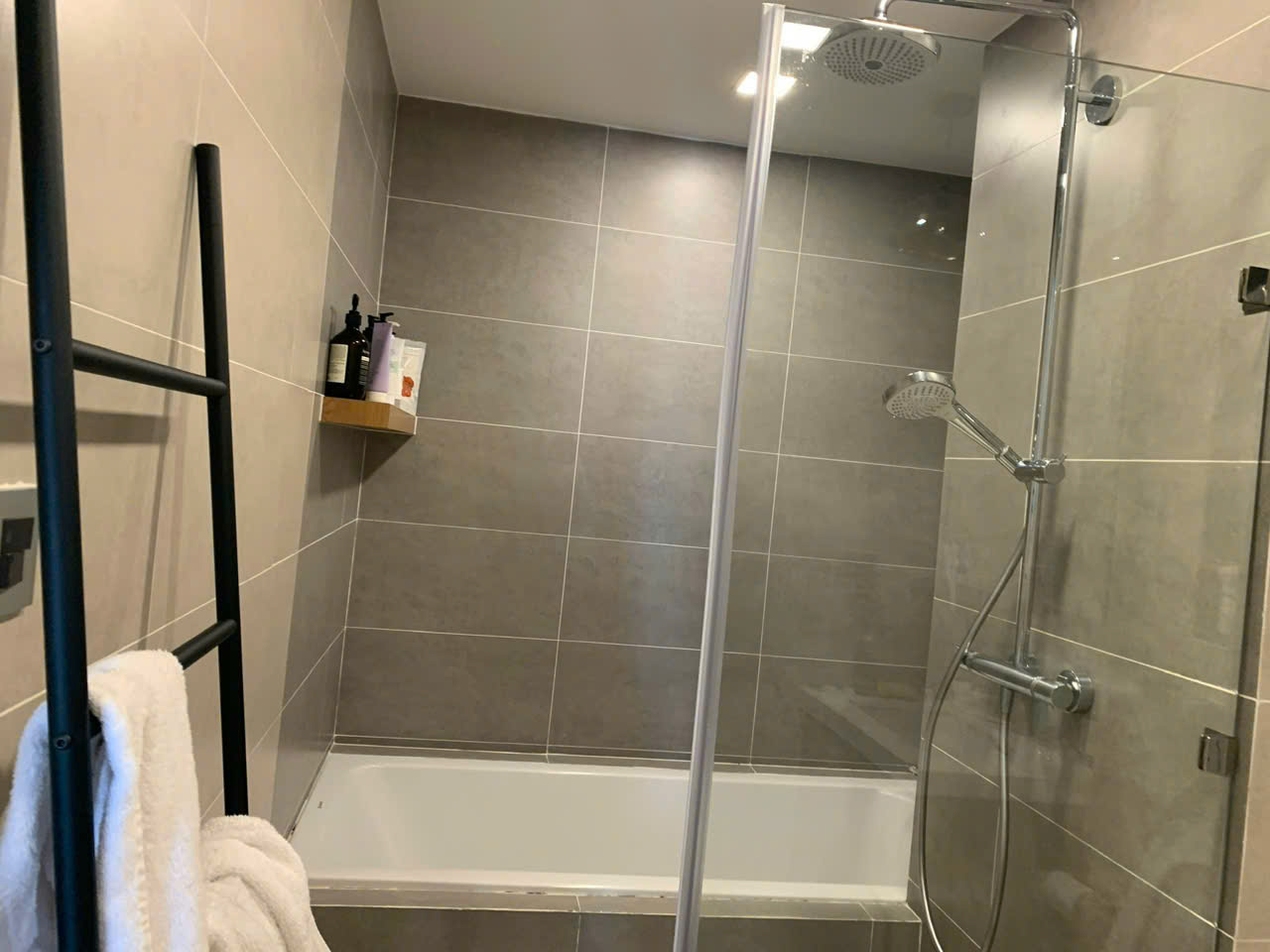 Bán căn hộ Vinhomes Ba Son, Quận 1 thiết kế 3 phòng ngủ view xem pháo hoa, tòa nhà Marina – 110.7m2 11