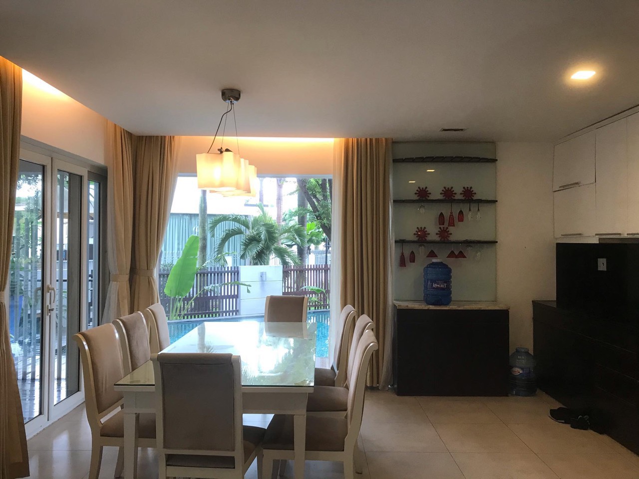 Villa for rent in district 7 with swimming pool