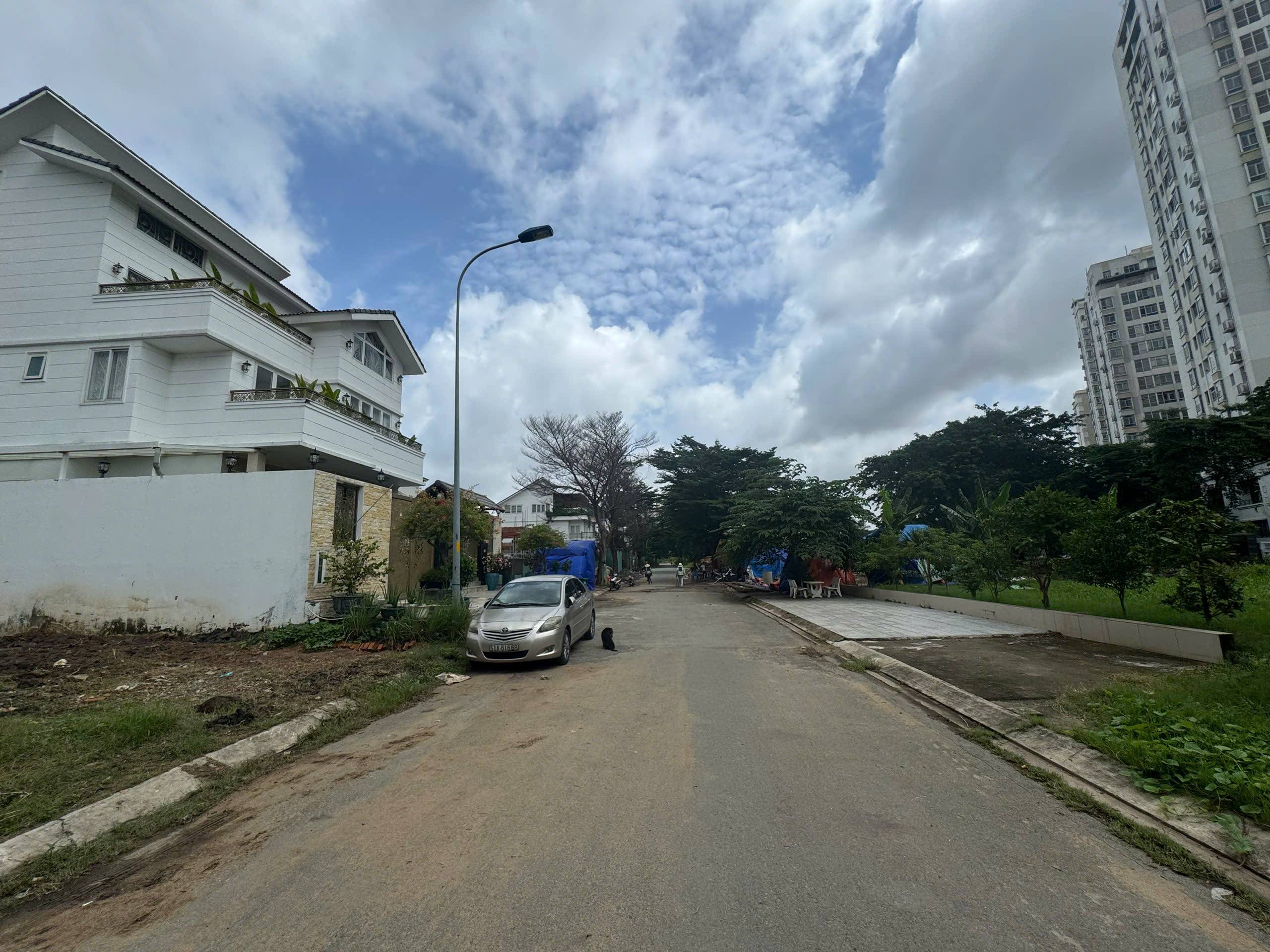 Land for sale Sadeco Vivo villa in District 7 is built in a basement + 3 floors with an extremely open park view – 250m2 4