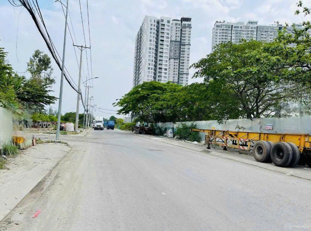 Land for sale in front of Dao Tri KDC Lotus Residence, District 7 is built basement + ground floor + 2 floors + terrace – 93.5m2 3