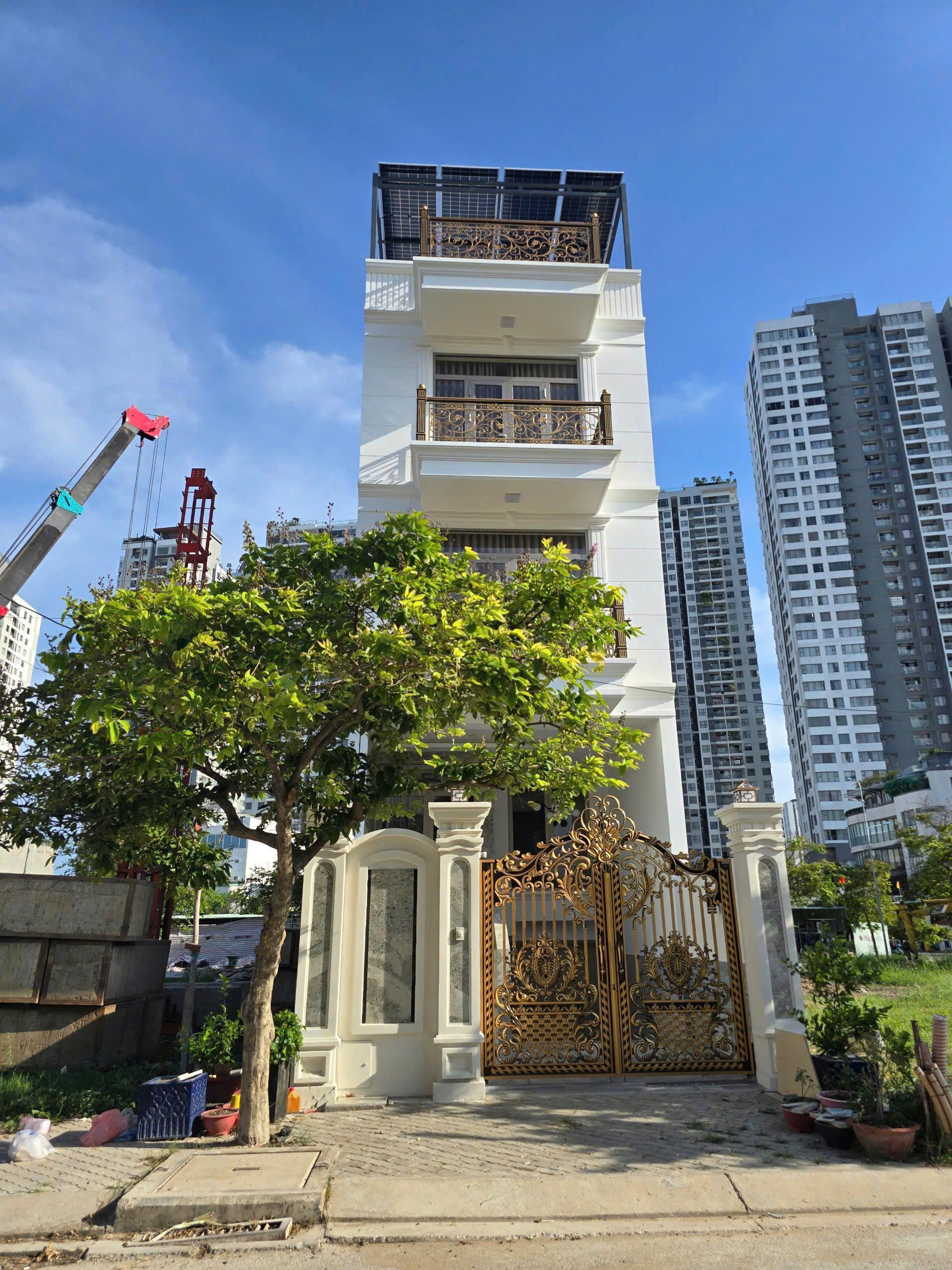 Land for sale in front of Dao Tri KDC Lotus Residence, District 7 is built basement + ground floor + 2 floors + terrace – 93.5m2 1