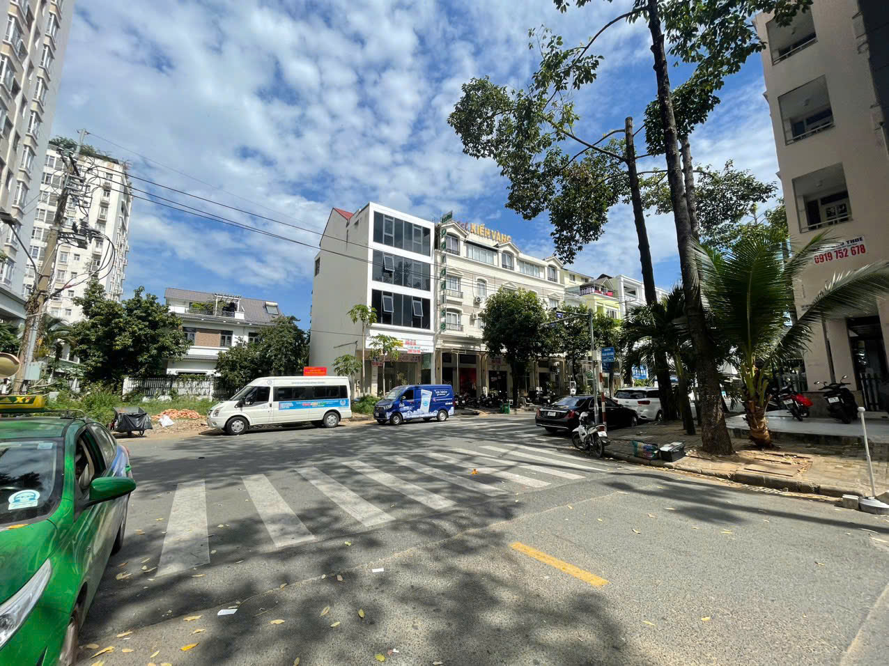 Land for sale in front of Hung Gia 5 Phu My Hung, District 7 2 corner lots of street No. 2 and Pham Van Nghi – 256.5m2 3