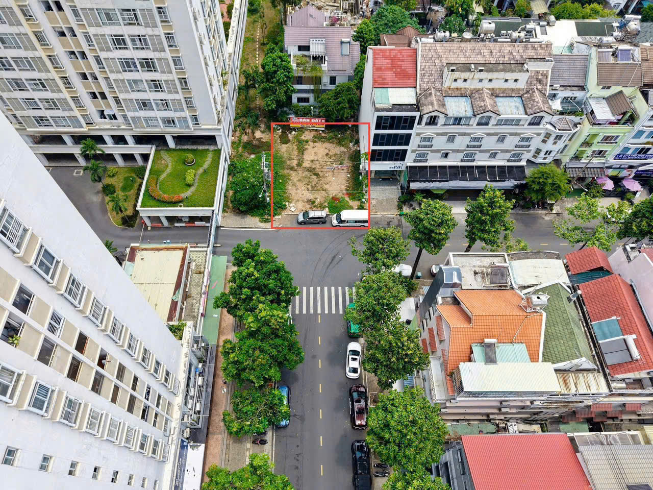 Land for sale in front of Hung Gia 5 Phu My Hung, District 7 2 corner lots of street No. 2 and Pham Van Nghi – 256.5m2