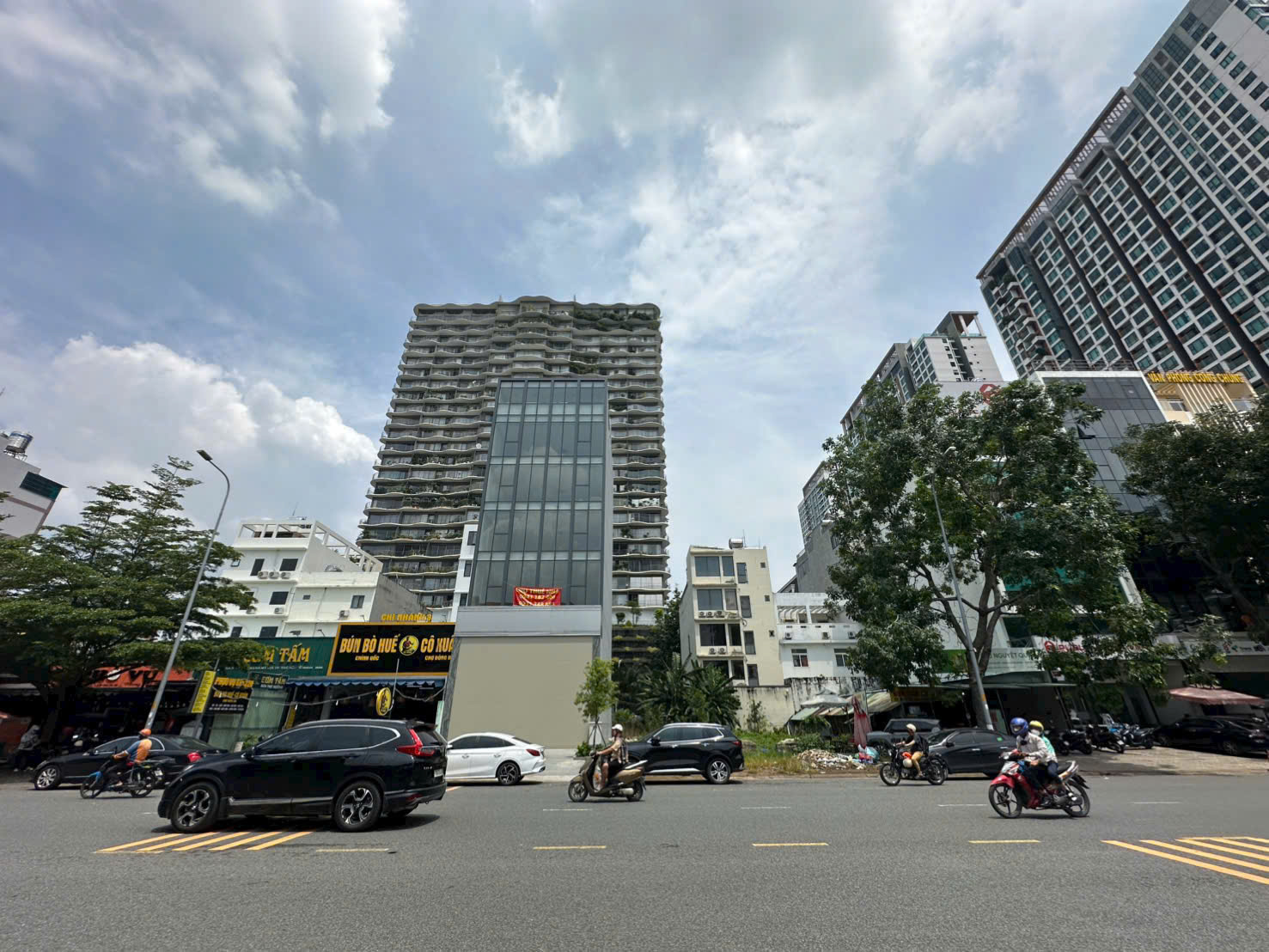 Land for rent in front of Truong Van Bang, Thanh My Loi, District 2 square land in a rare location – 320m2 2