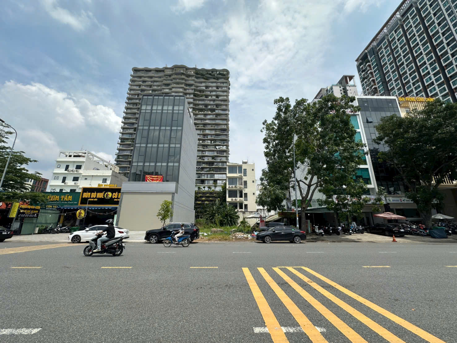 Land for rent in front of Truong Van Bang, Thanh My Loi, District 2 square land in a rare location – 320m2 1