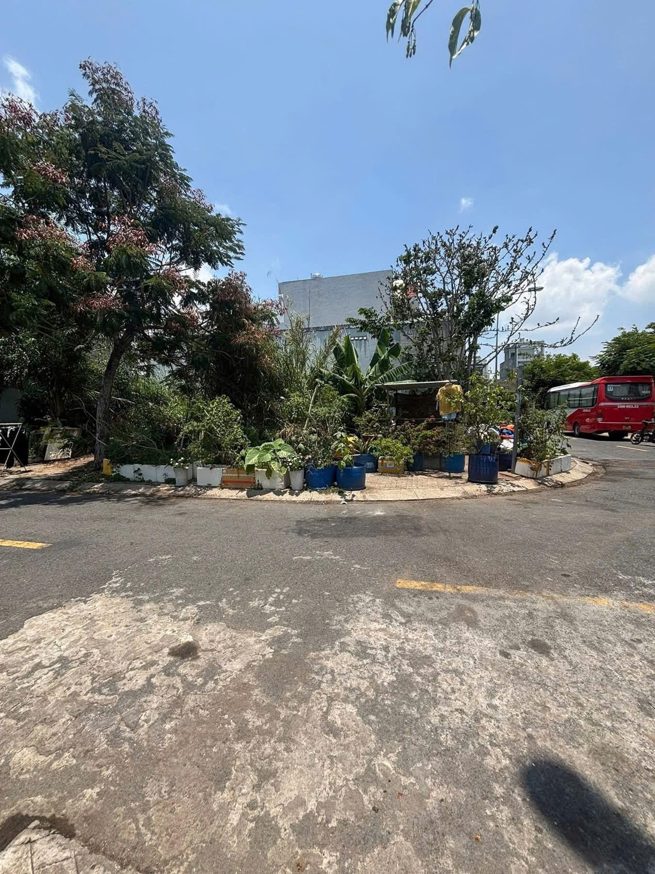 Land for sale in Long Hau Commune, Can Giuoc District, Long An corner lot opposite the park is very beautiful – 131.5m2 2