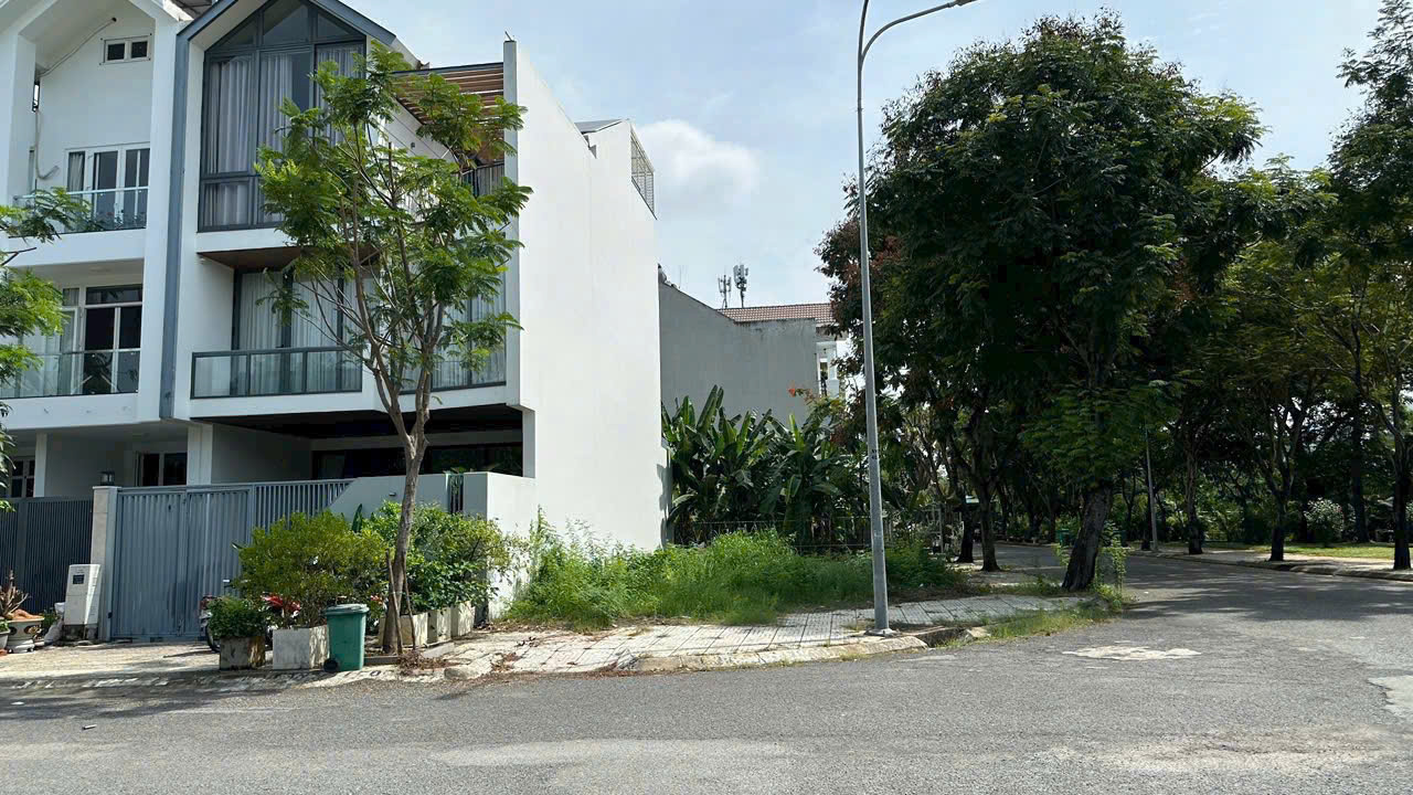 Bán đất nhà phố KDC Sadeco Ven Sông, Tân Phong, Quận 7 lô góc đường số 2 và đường số 7 – 113.5m2